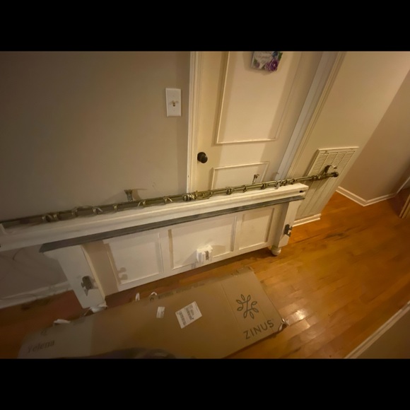 Queen bedroom set - Picture 2 of 5